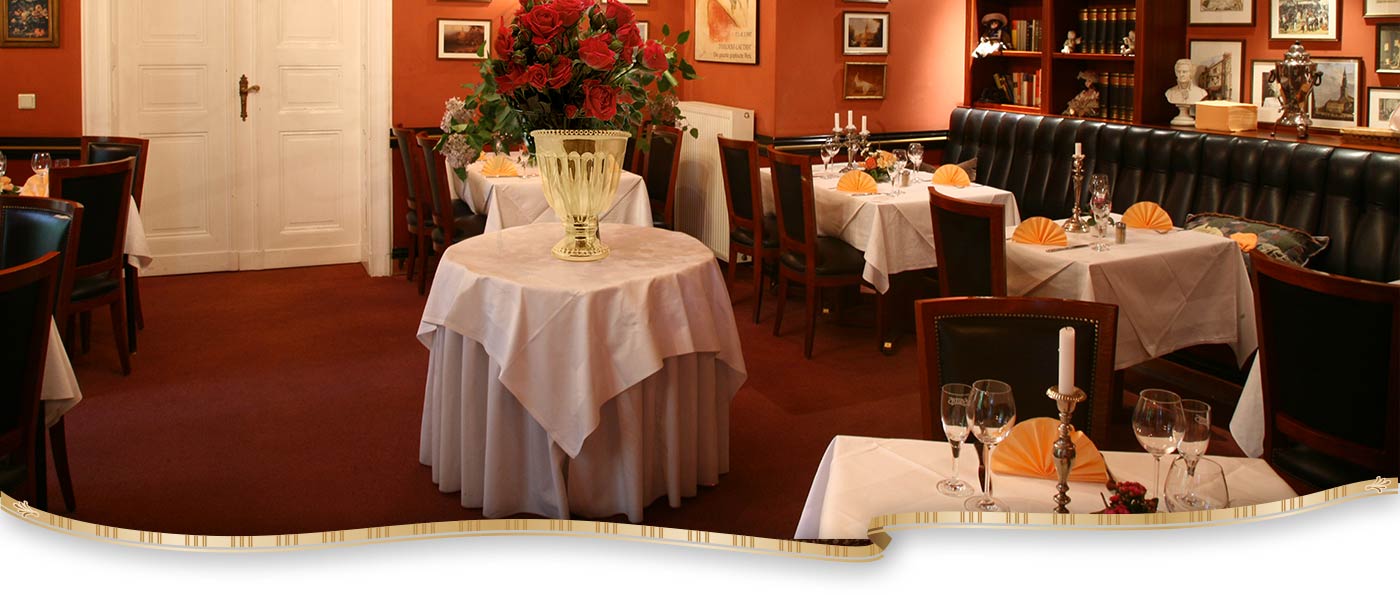Ansicht der Bibliothek im Restaurant Hotel Kronprinz Falkensee
